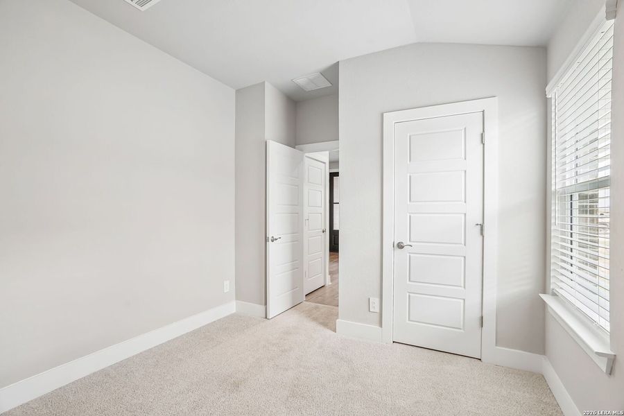 Spacious, unfurnished interior of a new home in Carmel Ranch, Schertz (Image 31). Spacious, unfurnished interior of a new home in Carmel Ranch, Schertz (Image 31).