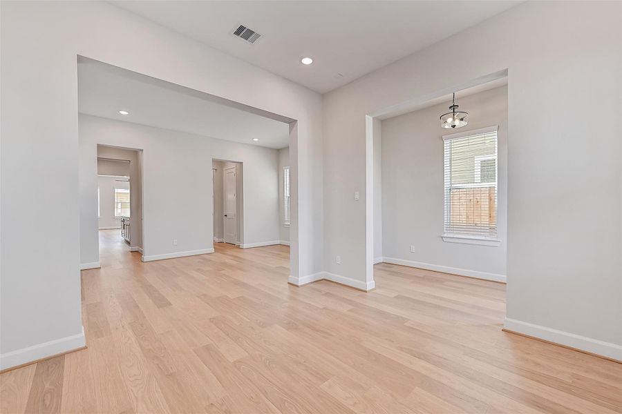 Spacious, unfurnished interior of a new home in Pearland Old Townsite, Pearland (Image 22).