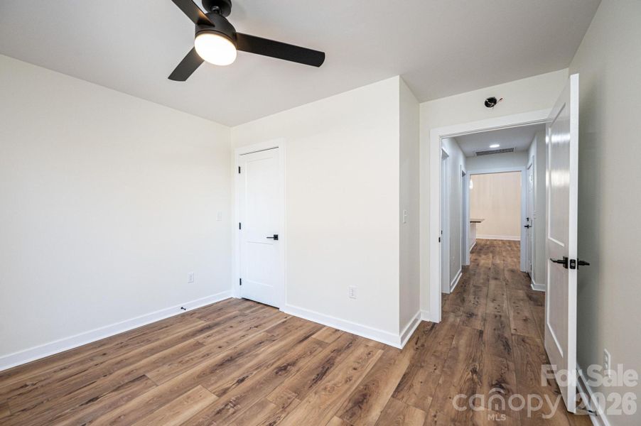 Spacious, unfurnished interior of a new home in , Lenoir (Image 35).