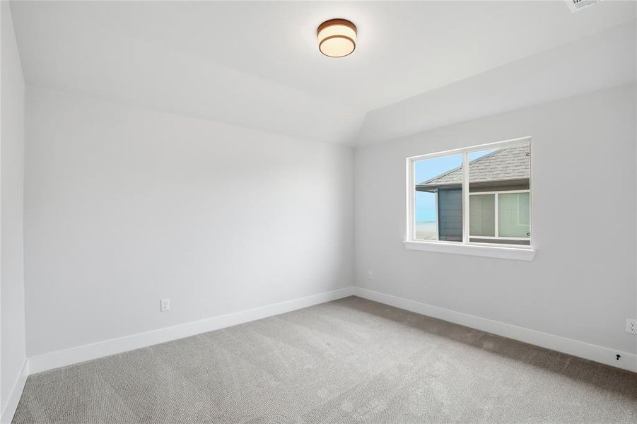 Spacious, unfurnished interior of a new home in Talon Hills, Fort Worth (Image 31).