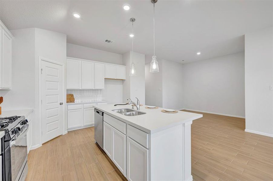 Furnished interior view inside a new home in Mobberly Farms, Pilot Point (Image 10).