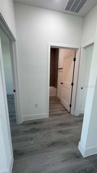 Spacious, unfurnished interior of a new home in , Ocala (Image 28).