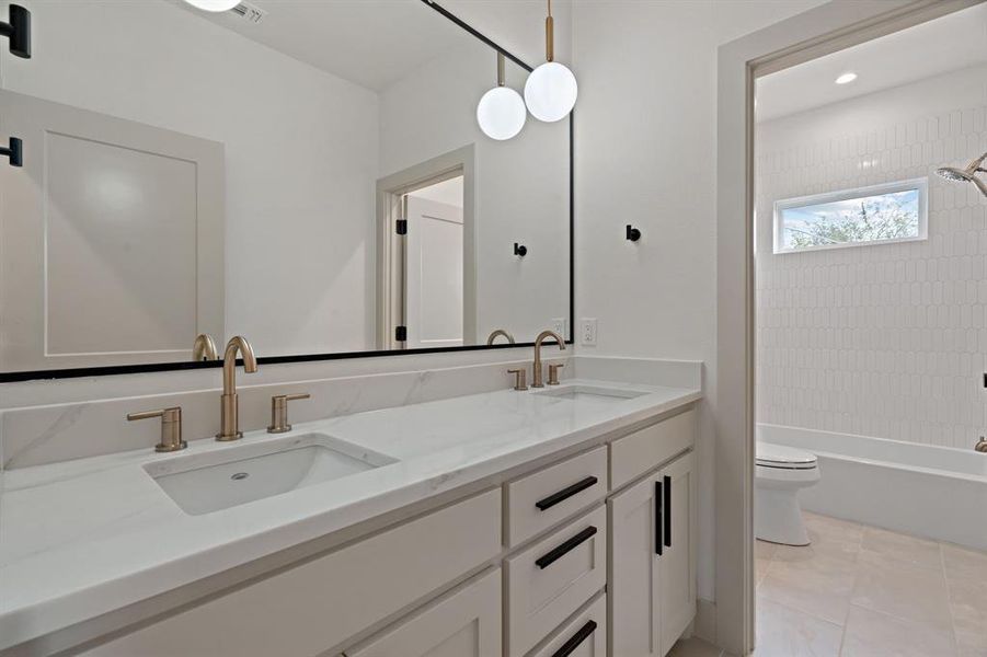 Furnished interior view inside a new home in , Granbury (Image 11).