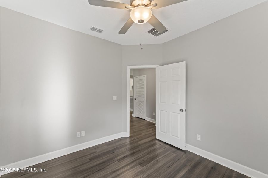 Spacious, unfurnished interior of a new home in , Jacksonville (Image 27).