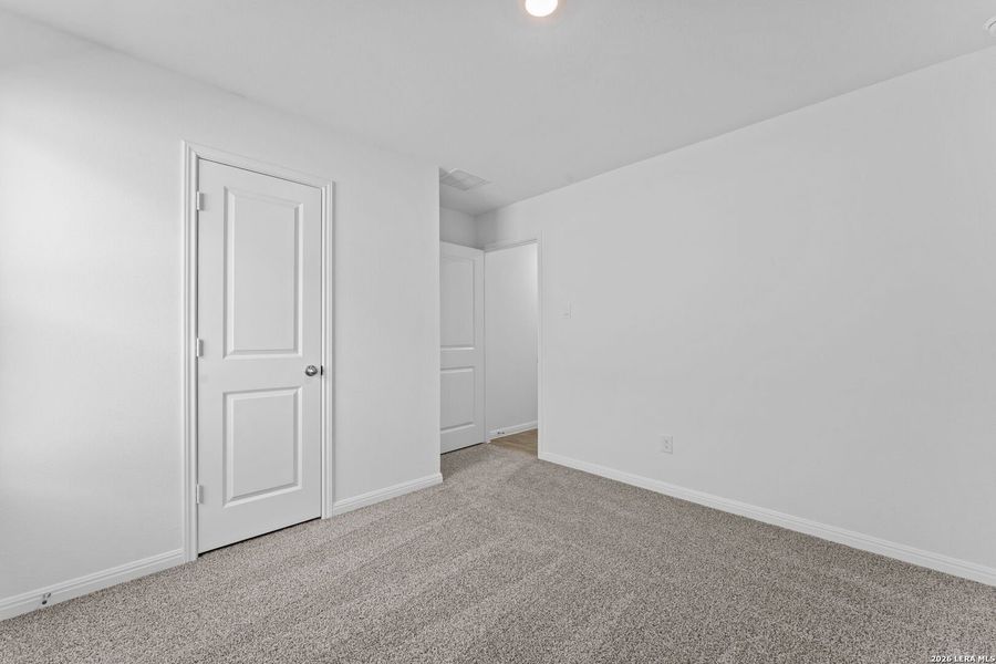 Spacious, unfurnished interior of a new home in Paramount, Kyle (Image 20).