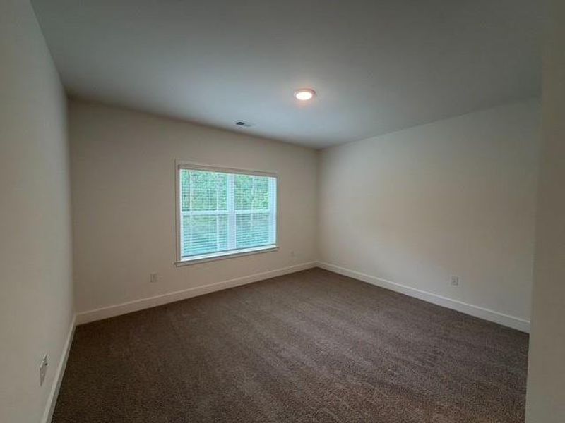 Spacious, unfurnished interior of a new home in Tuscany Hills, Douglasville (Image 13).