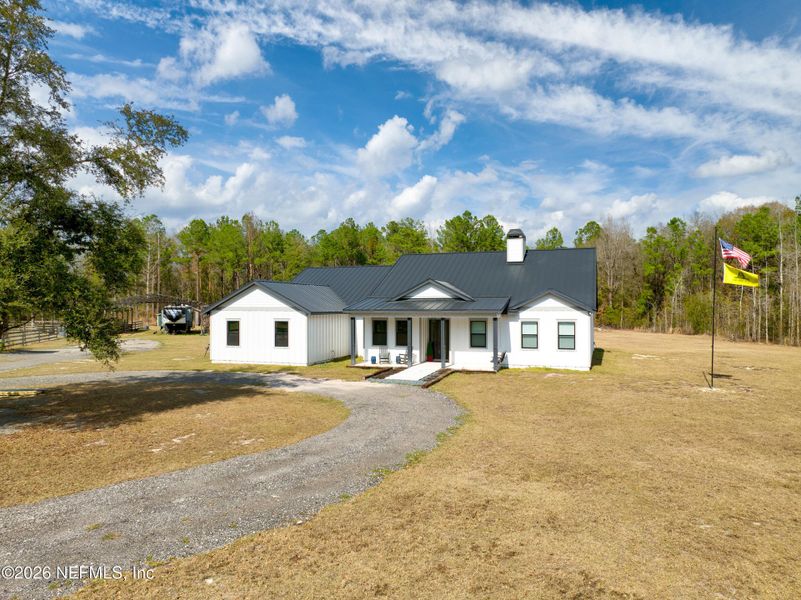 Exterior details and patio area of a home in , Jacksonville (Image 26). Exterior details and patio area of a home in , Jacksonville (Image 26).