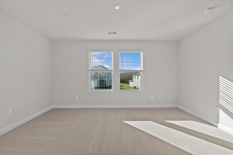 Spacious, unfurnished interior of a new home in Creek Ridge - Heritage Collection, Spartanburg (Image 19).