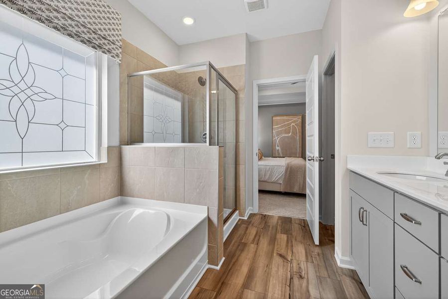 Furnished interior view inside a new home in Cobblestone Crossing Commons, Byron (Image 39). Furnished interior view inside a new home in Cobblestone Crossing Commons, Byron (Image 39).