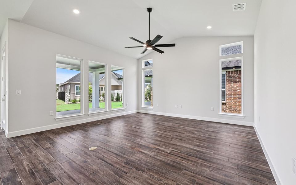 Spacious, unfurnished interior of a new home in Kissing Tree, San Marcos (Image 17). Spacious, unfurnished interior of a new home in Kissing Tree, San Marcos (Image 17).