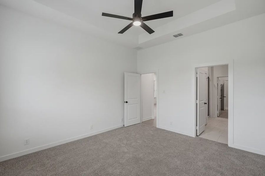 Spacious, unfurnished interior of a new home in The Crossvine, Schertz (Image 36).