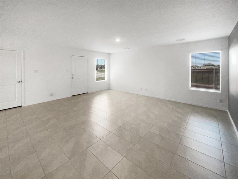 Spacious, unfurnished interior of a new home in , Forney (Image 10).