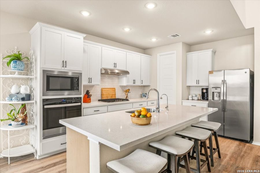 Furnished interior view inside a new home in Foxbrook, Cibolo (Image 9).