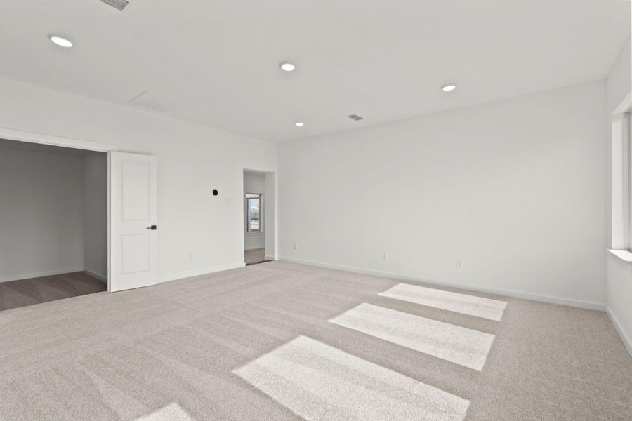 Spacious, unfurnished interior of a new home in Elyson 45' & 70', Katy (Image 24).