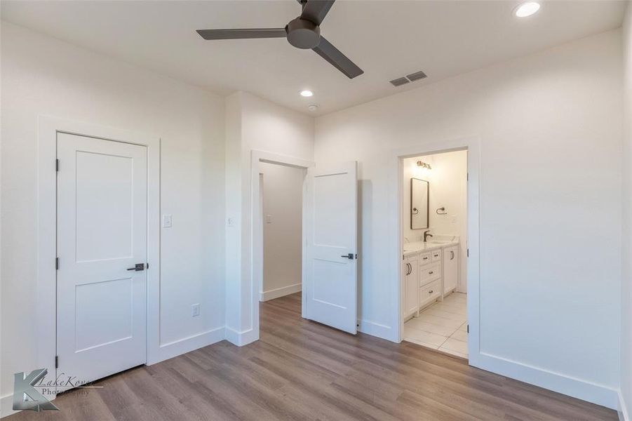 Spacious, unfurnished interior of a new home in , Abilene (Image 16).