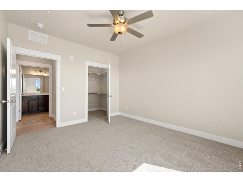 Spacious, unfurnished interior of a new home in The Lakes at Centerra, Loveland (Image 28).