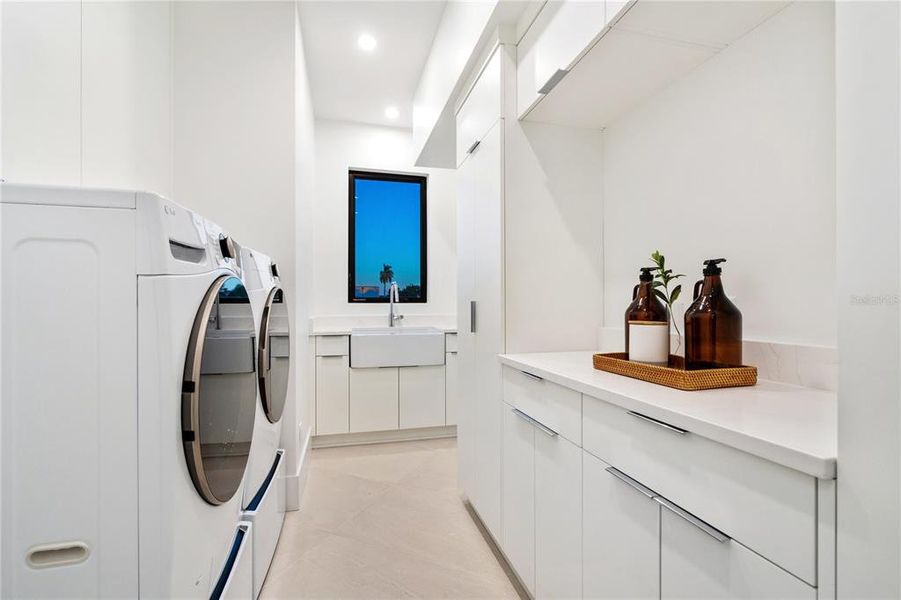 Furnished interior view inside a new home in , Longboat Key (Image 19). Furnished interior view inside a new home in , Longboat Key (Image 19).