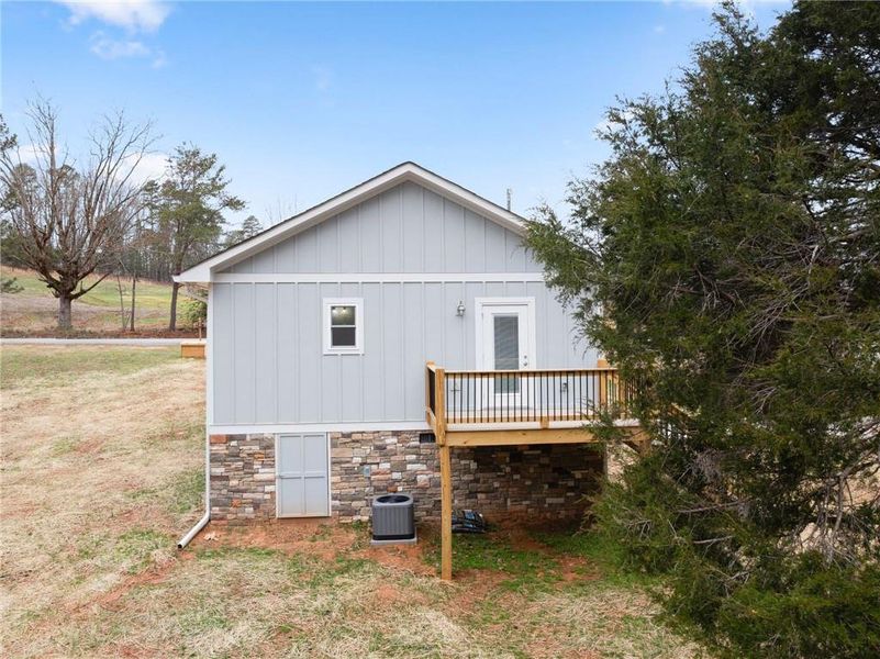 Exterior details and patio area of a home in , Gainesville (Image 18).