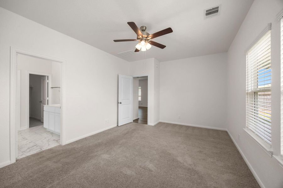 Spacious, unfurnished interior of a new home in Glen Oaks, Magnolia (Image 25). Spacious, unfurnished interior of a new home in Glen Oaks, Magnolia (Image 25).