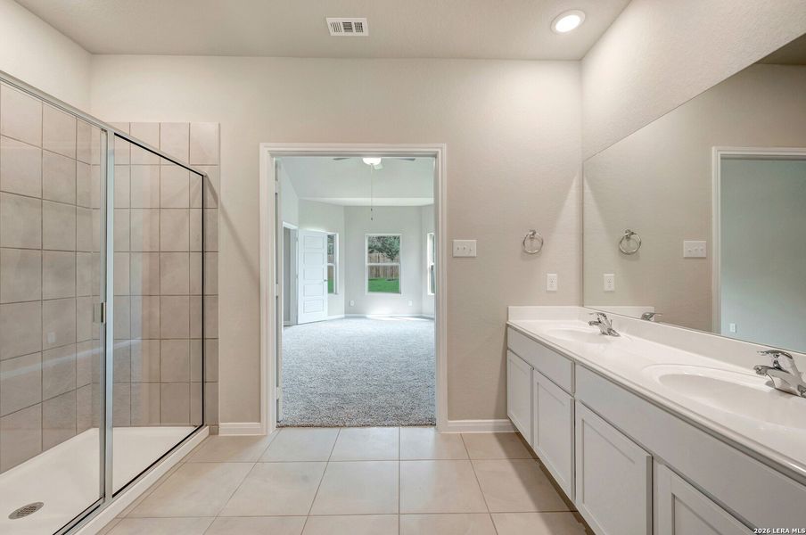 Furnished interior view inside a new home in Agave, San Antonio (Image 9).