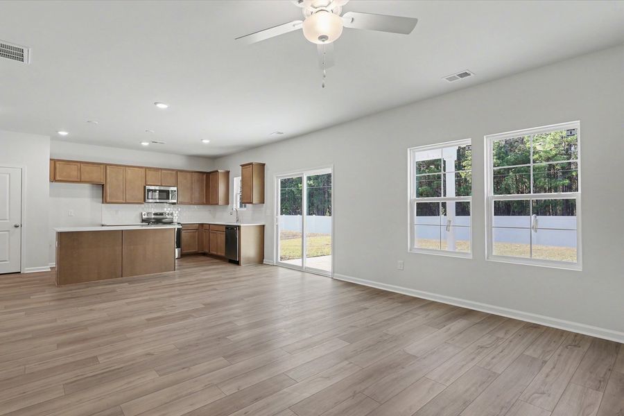 Spacious, unfurnished interior of a new home in Hainer Place, Conway (Image 23).