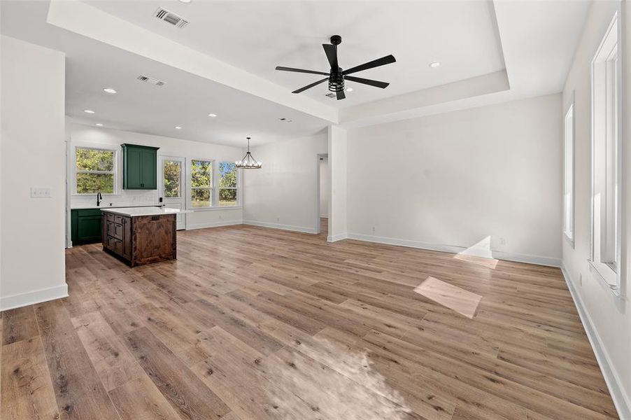 Spacious, unfurnished interior of a new home in , Alba (Image 16).