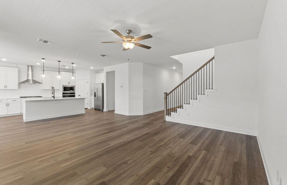 Spacious, unfurnished interior of a new home in Santa Rita Ranch, Liberty Hill (Image 27).