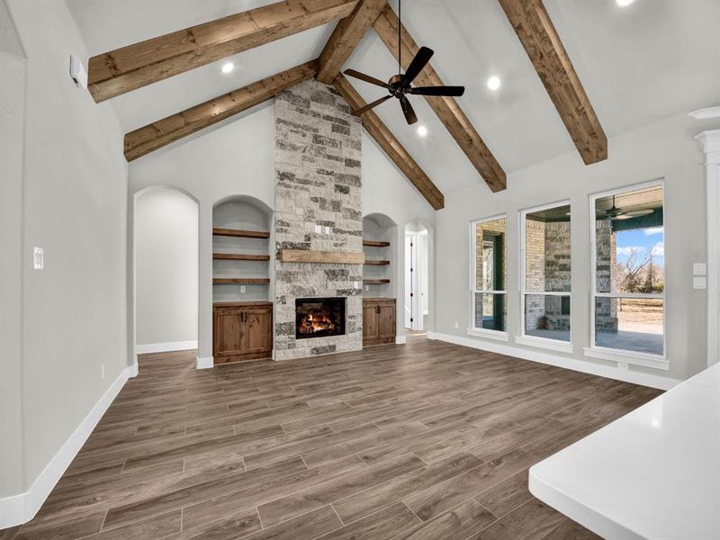 Spacious, unfurnished interior of a new home in , Weatherford (Image 30).