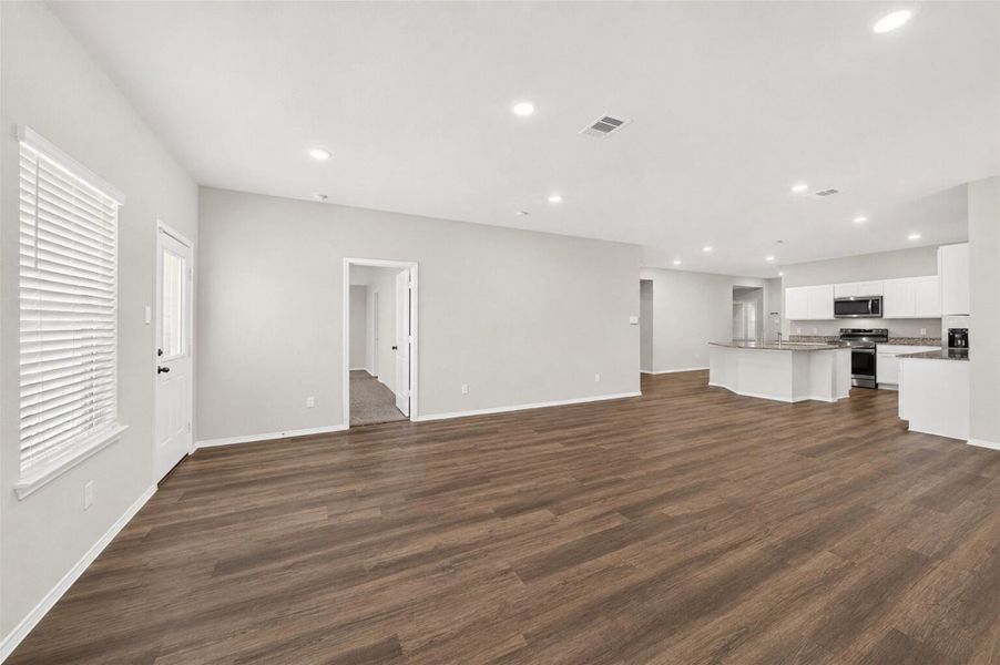 Spacious, unfurnished interior of a new home in Rockbridge, Huntsville (Image 13). Spacious, unfurnished interior of a new home in Rockbridge, Huntsville (Image 13).