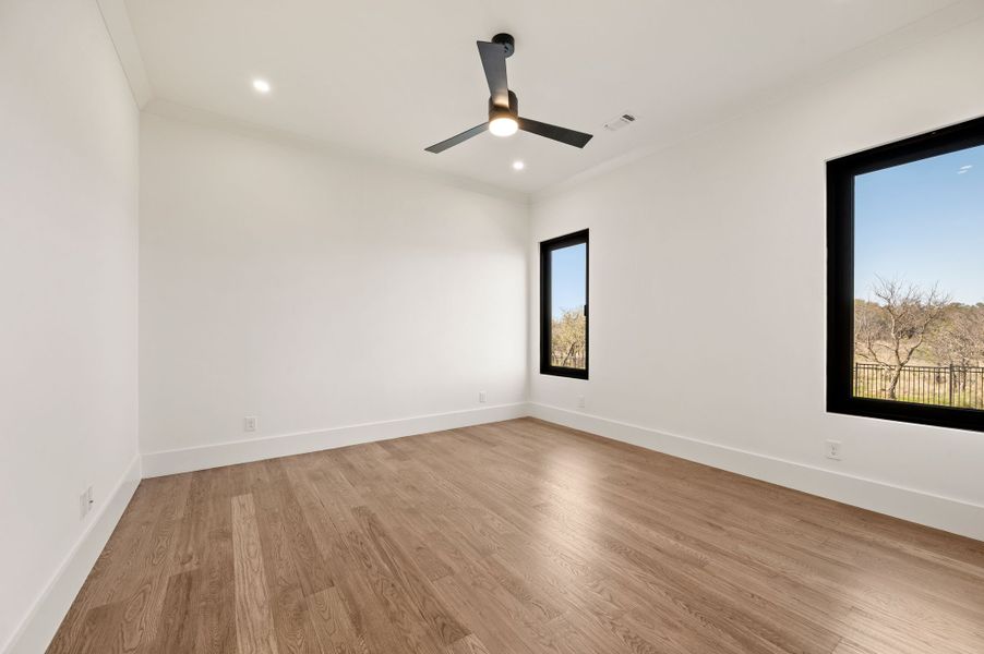 Spacious, unfurnished interior of a new home in Fleming Pointe, Fort Worth (Image 48).