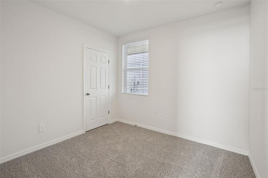 Spacious, unfurnished interior of a new home in , Lake Alfred (Image 17).