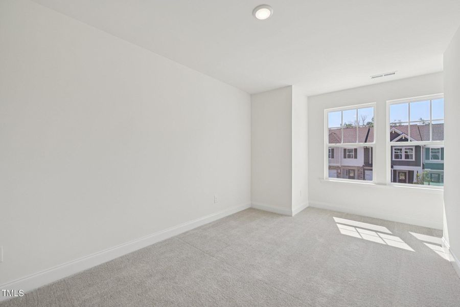 26-web-or-mls-Kensley Grv Ln-2406-026