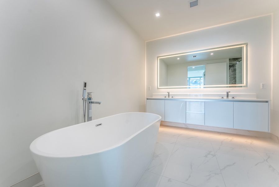 Primary Ensuite Bathroom