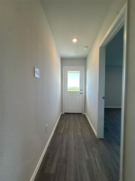 Spacious, unfurnished interior of a new home in Santa Fe, Cleveland (Image 27).