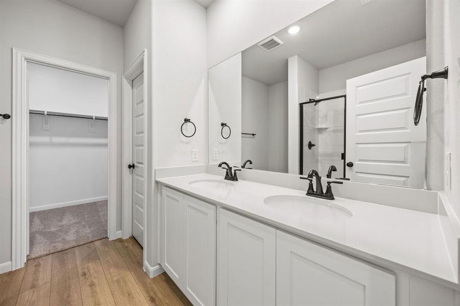 20-web-or-mls-3300-goshawk-dr