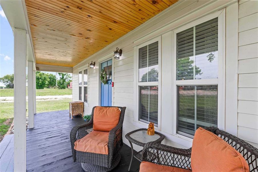 Exterior details and patio area of a home in , Blanket (Image 19).