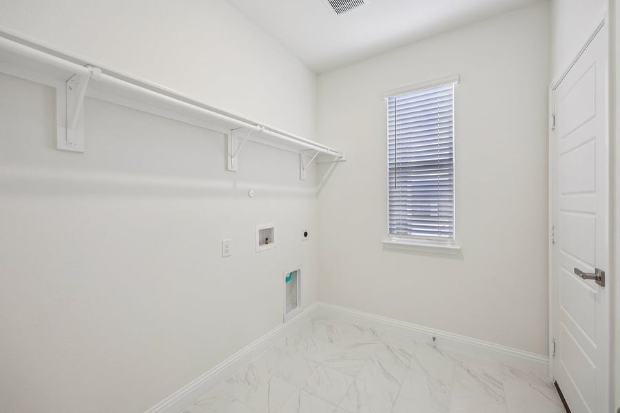Spacious, unfurnished interior of a new home in The Preserve Estates, Justin (Image 20). Spacious, unfurnished interior of a new home in The Preserve Estates, Justin (Image 20).