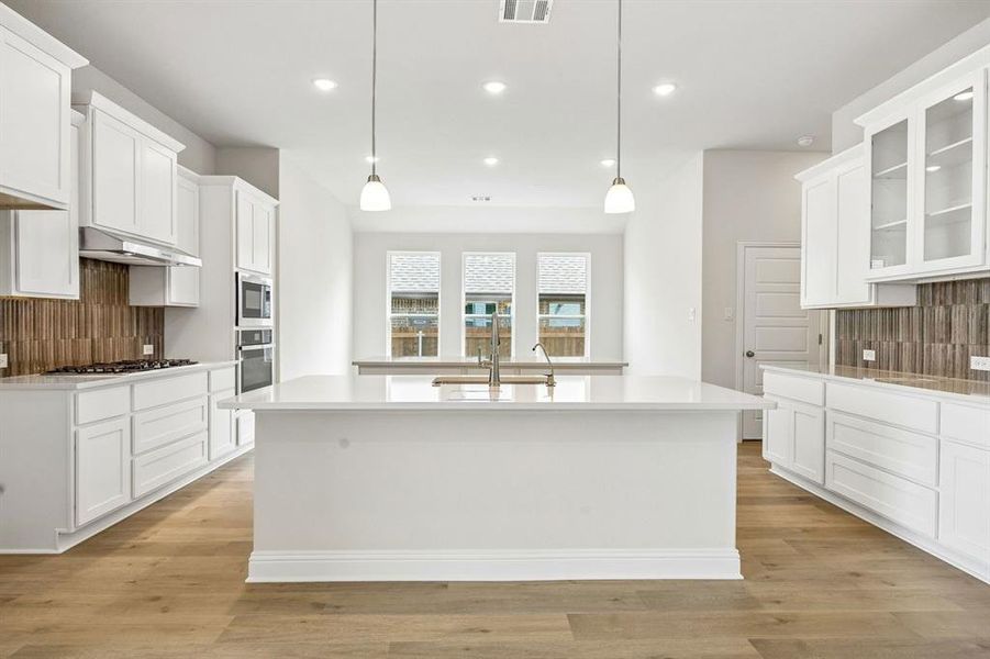 19-625Majestic_019 19-625Majestic_019