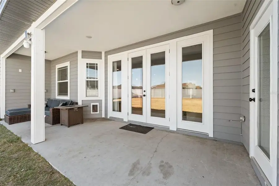 Exterior details and patio area of a home in , Newberry (Image 26).
