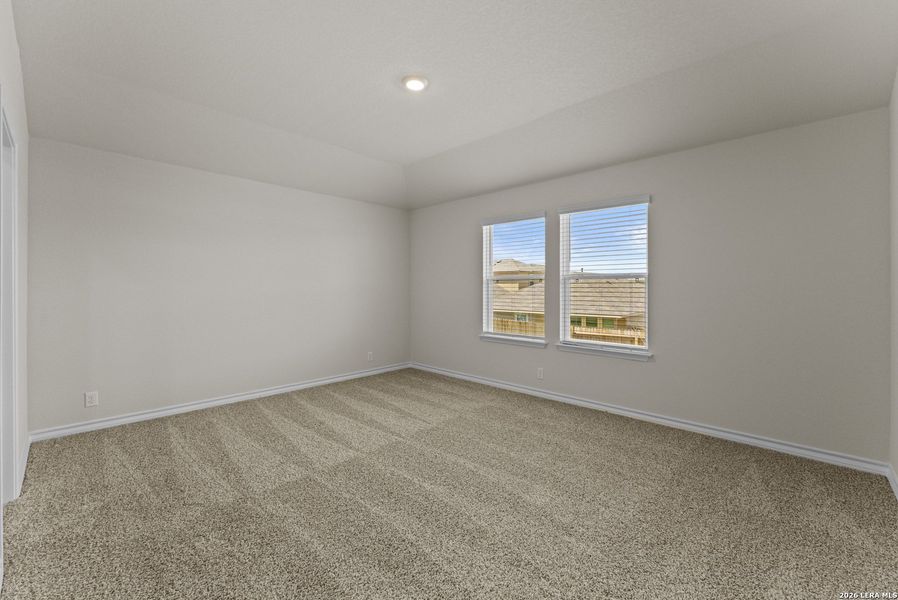 Spacious, unfurnished interior of a new home in Brookstone Creek, San Antonio (Image 19).