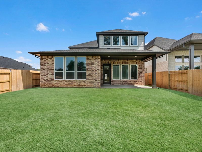 Exterior details and patio area of a home in Oakhill Reserve, Tomball (Image 3).
