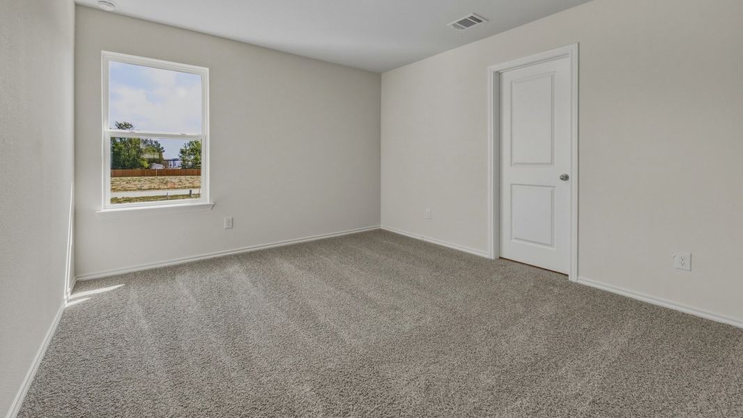 Spacious, unfurnished interior of a new home in Arbor Trails North, Princeton (Image 9).