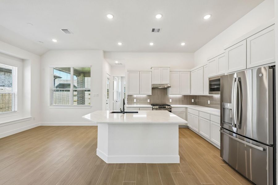 Furnished interior view inside a new home in Wood Leaf Reserve, Tomball (Image 10). Furnished interior view inside a new home in Wood Leaf Reserve, Tomball (Image 10).
