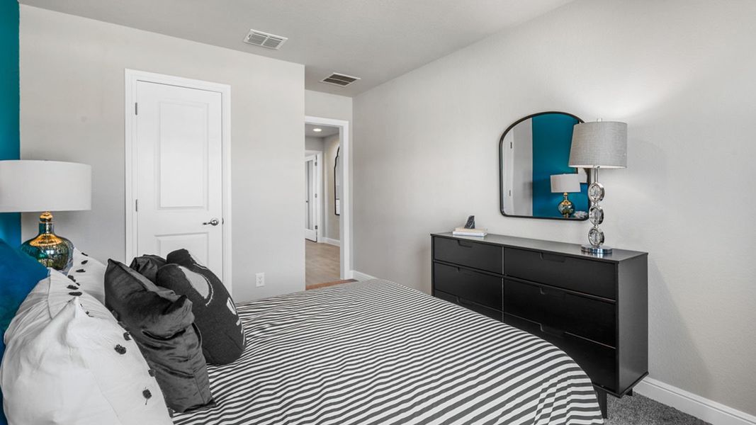 Furnished interior view inside a new home in Lakeview Pointe, Grand Prairie (Image 27).