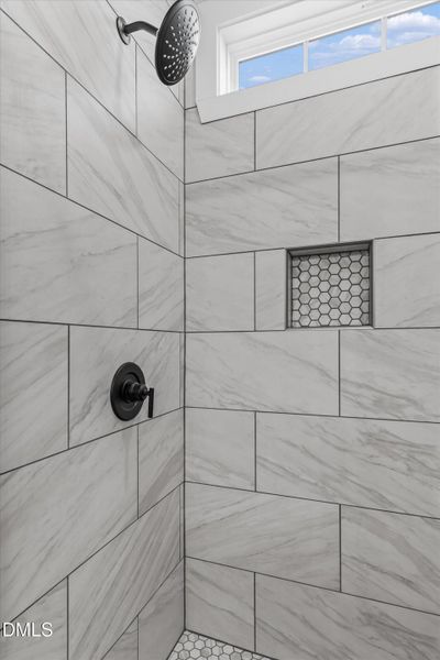 19-1111 Nantucket Drive Primary Bedroom