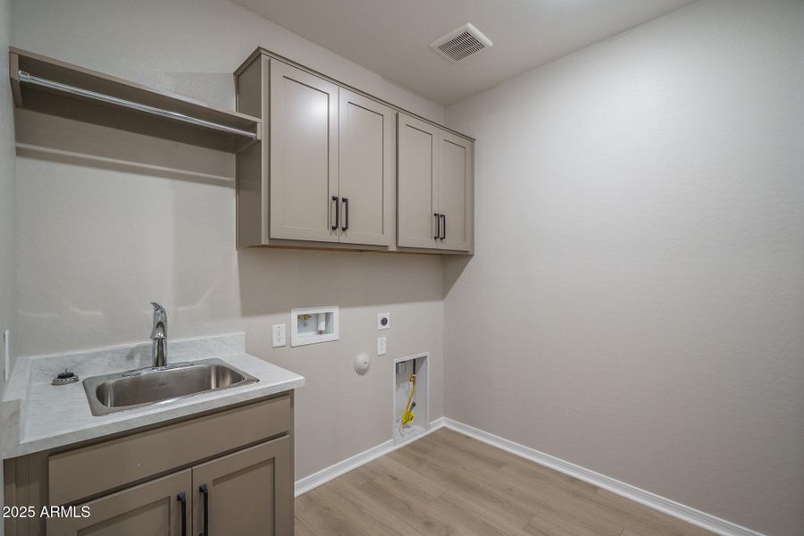 22) LAUNDRY 22) LAUNDRY