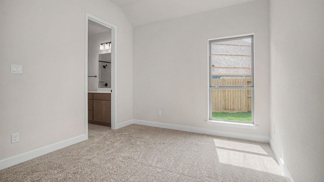 Spacious, unfurnished interior of a new home in Valencia, Manvel (Image 9).
