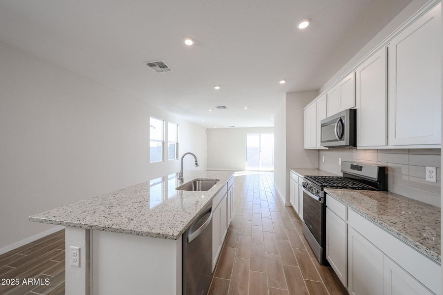 12_New-Move-in-Ready-Home_Teravalis_Buck 12_New-Move-in-Ready-Home_Teravalis_Buck