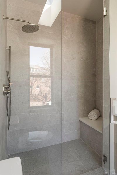 Image 38 of a home in .