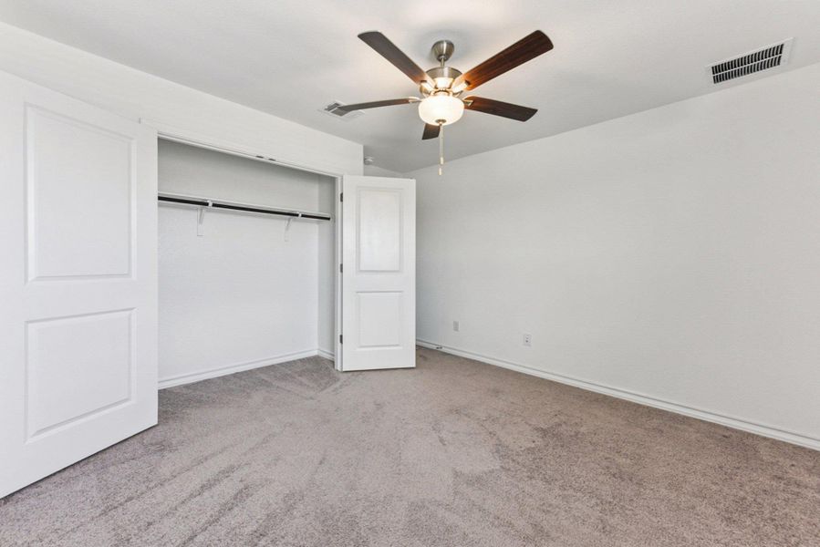 Spacious, unfurnished interior of a new home in Stonewall Ranch, Liberty Hill (Image 37).